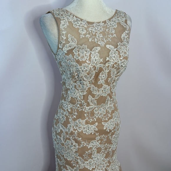 Xscape Lace and Tulle Mermaid Evening Gown - Picture 3 of 11